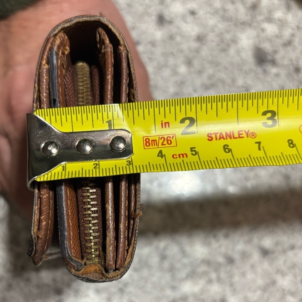Louis Vuitton Wallet - Authentic - Picture 16 of 16